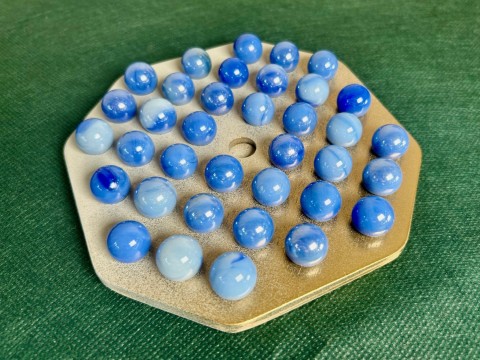 Spiel Solitaire (französisches Brett)
