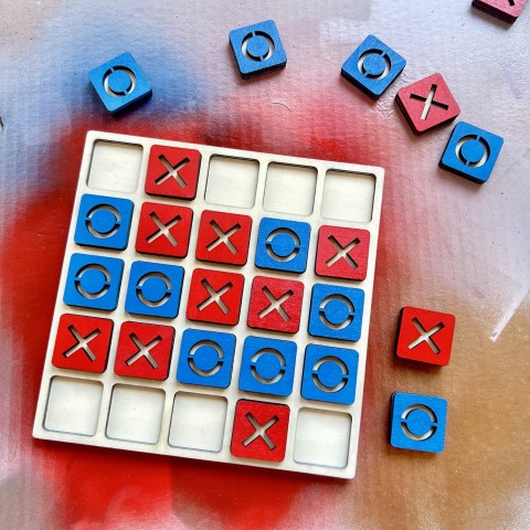Tic-Tac-Toe (5x5)